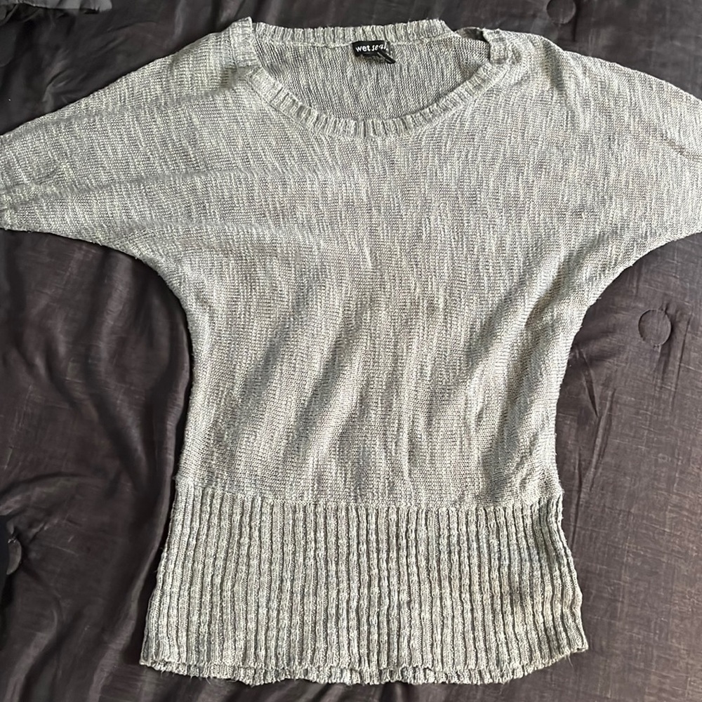 Short sleeve silver sweater top